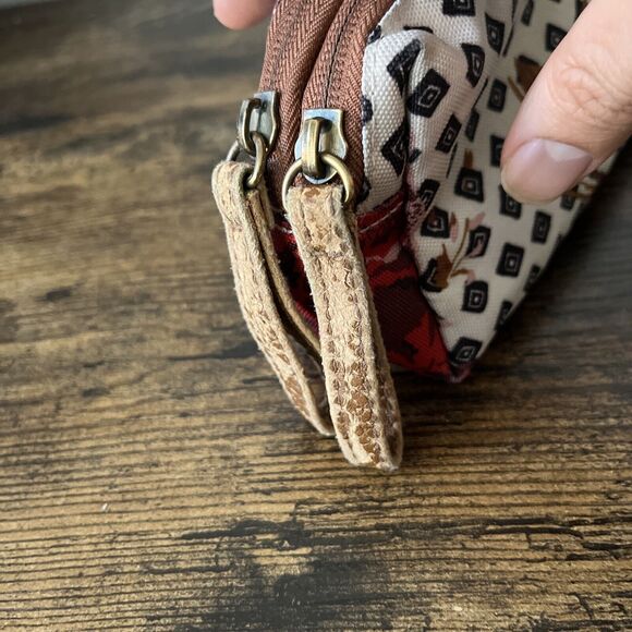 Women’s Volcom Small Double Zipper White Rose-Printed Coin Pouch Bag - Picture 5 of 8